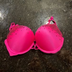Pink Victoria Secret bra 34C bombshell plunge (lots of pushup)